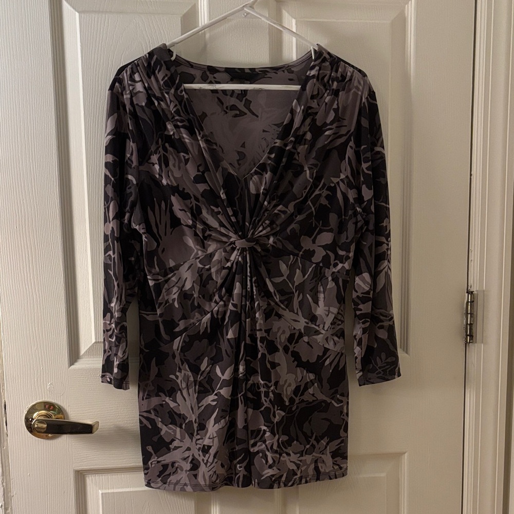 Elegant Black and Gray Women's Top - Picture 1 of 4